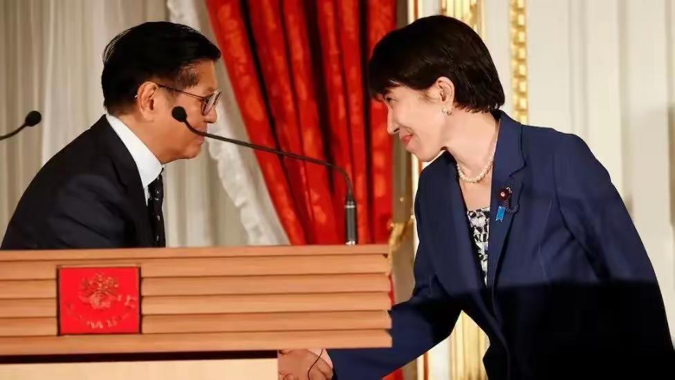 秦安：日菲连签两份军事协定，准军事同盟直接针对中国！

最近日本和菲律宾凑一块搞