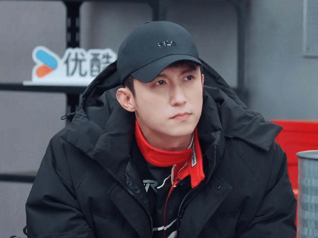 奉劝一些同事粉丝收收味儿，别人给根杆子你就顺杆爬还跳得欢跟着造谣。事实是，黄景瑜