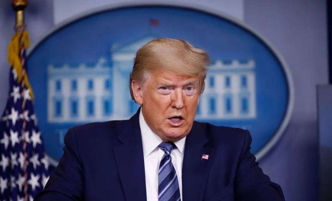 特朗普真是厚颜无耻，为了面子竟然制造虚假消息。近日，美国中央司令部宣称有两艘导弹