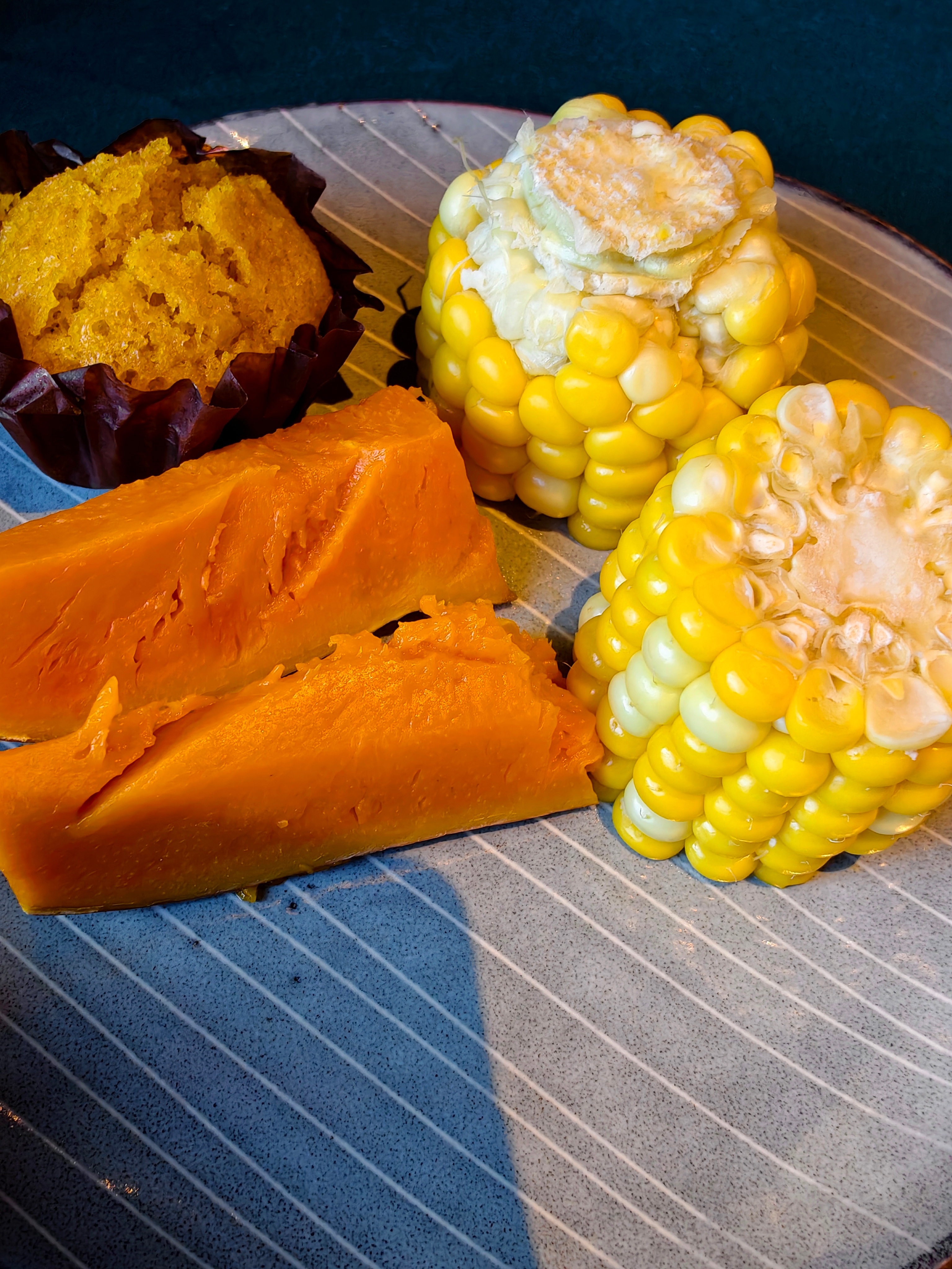 早！兄弟们今天给你们发我拍的梅里雪山日照金山妈耶，终于盼到了 