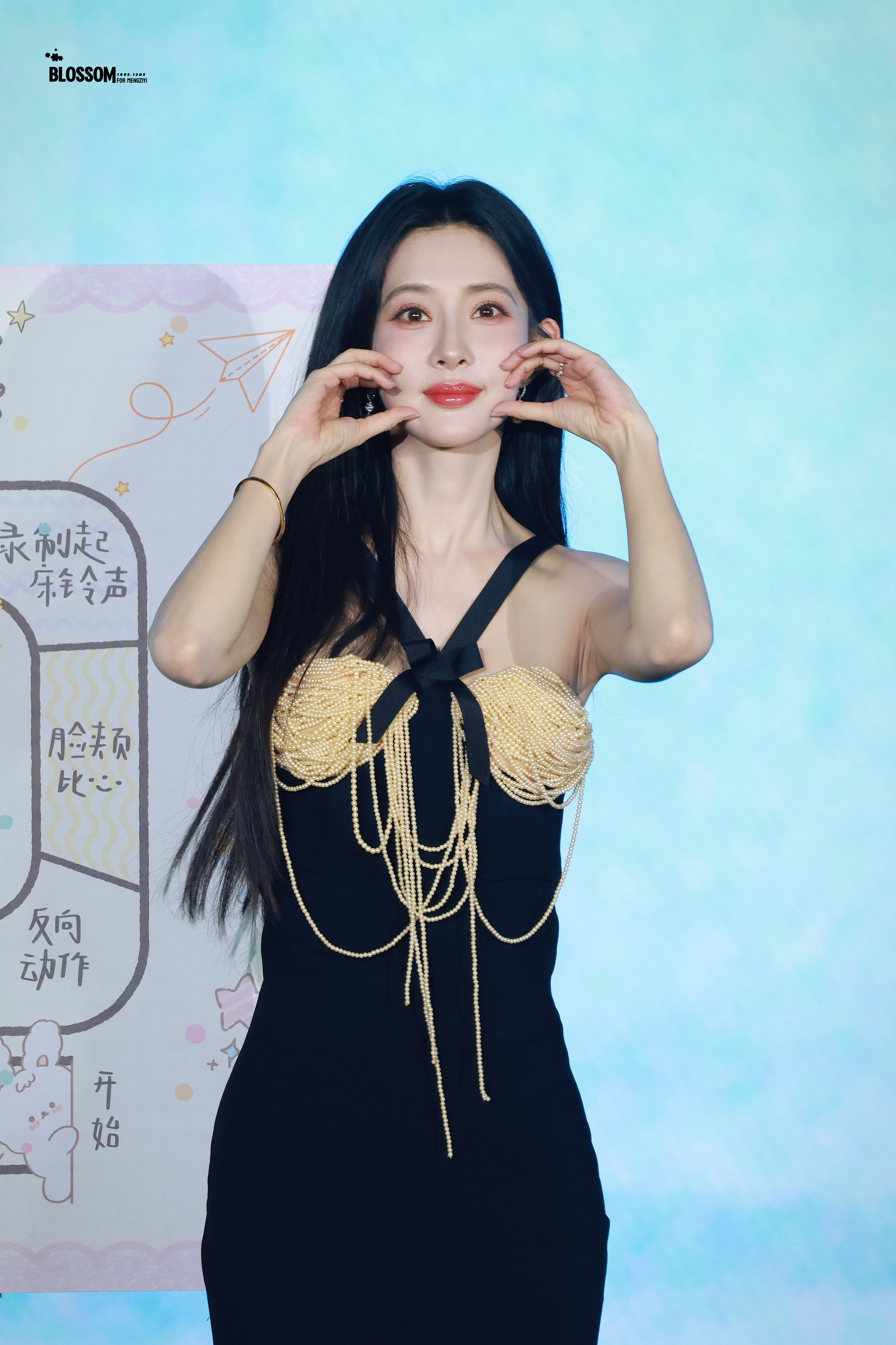 孟子义 . 珍珠流苏礼服｜可甜可御的现场瞬间孟子义黑金吊带好美