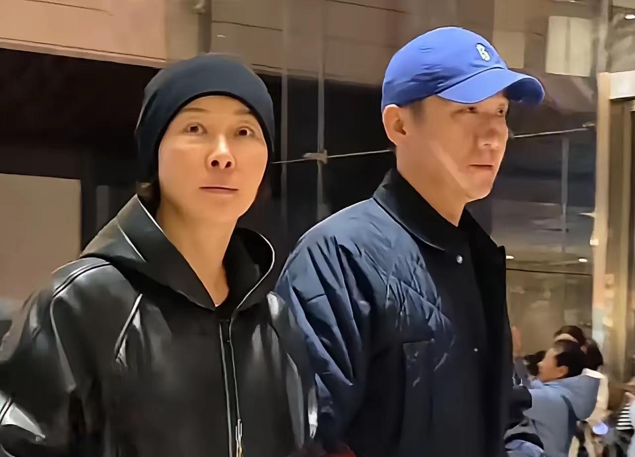 她38岁就该死，却用不结婚狠狠打了全世界的脸。
医生当年拿着诊断书摇头，说她这身