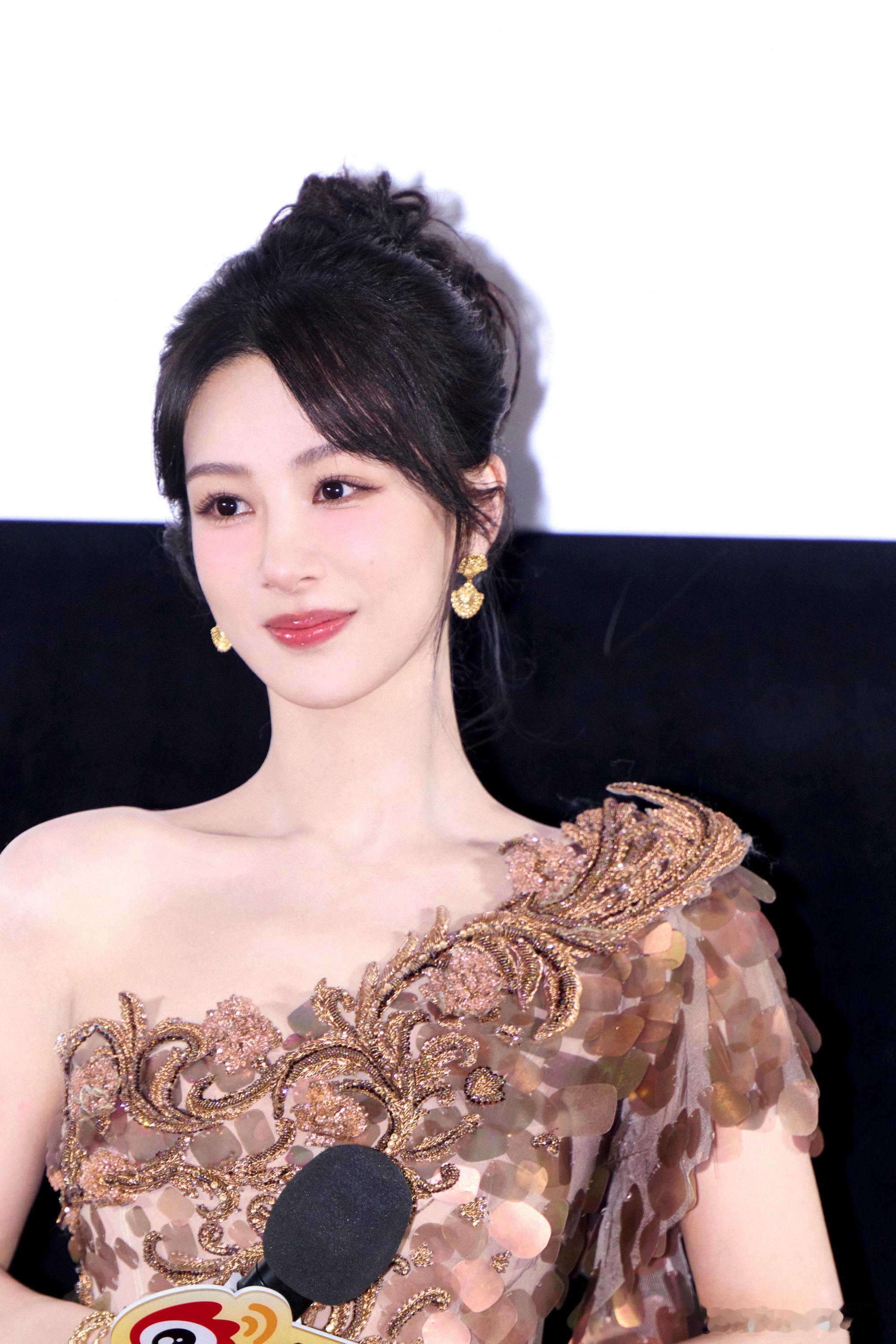 杨紫国色芳华公堂对峙  杨紫何惟芳对峙花絮 特别好 