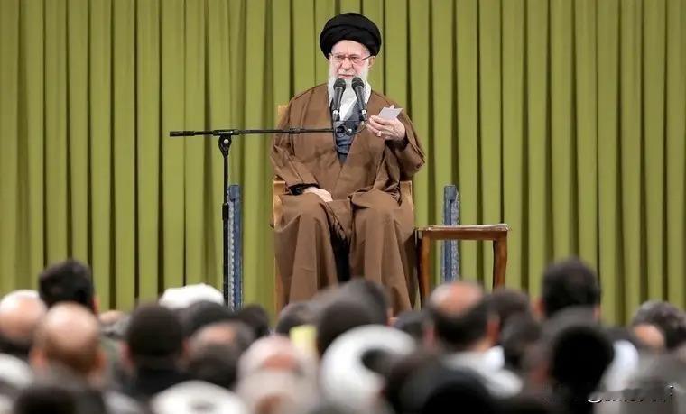 美国对伊朗的制裁，感觉没啥用，但今天看到伊朗货币的贬值，伊朗人民陷入痛苦的经济危