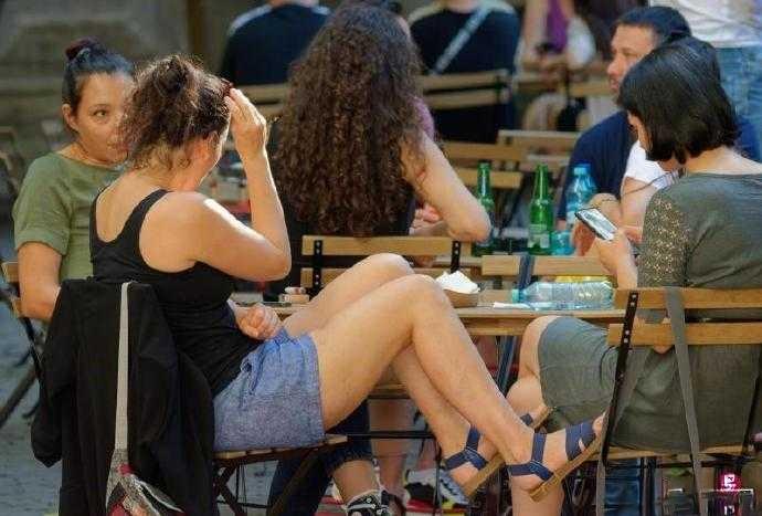 报告显示：近半数美国人依旧“啃老” 依靠父母提供经济支持
受通货膨胀和股市波动影