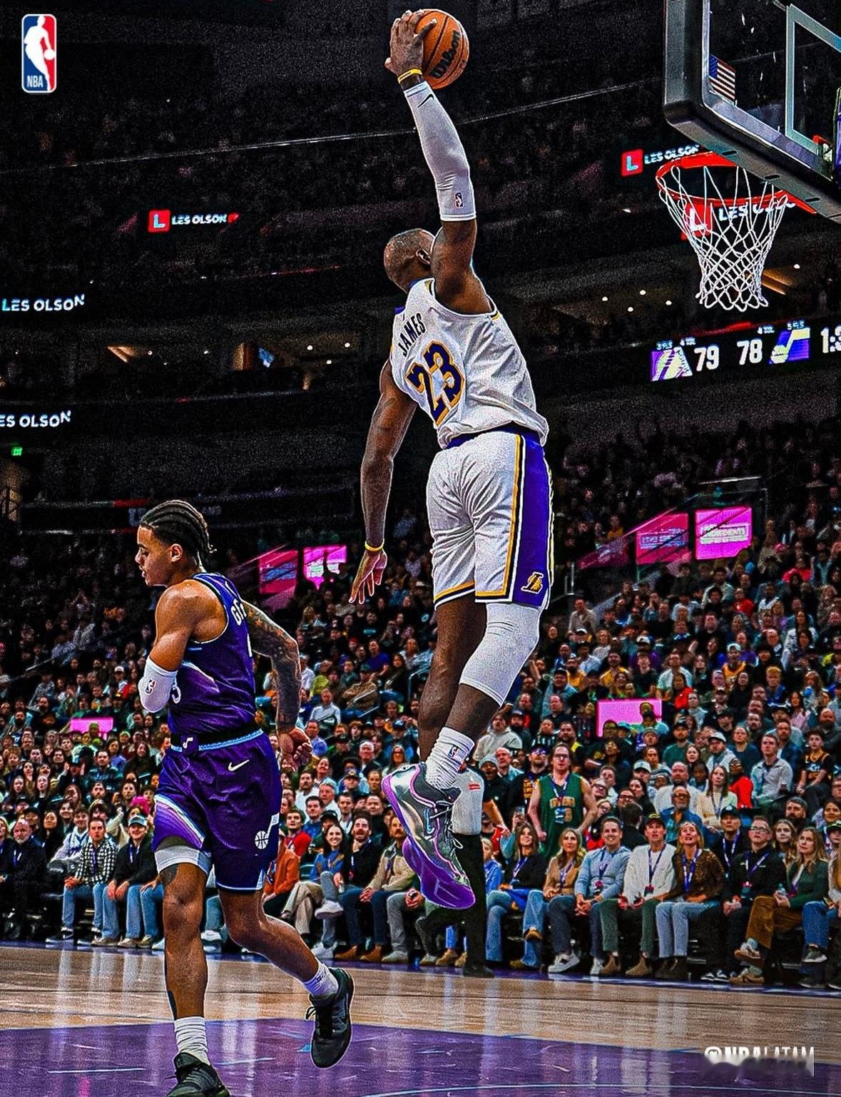 詹姆斯今天这个暴扣，从从容容，游刃有余。