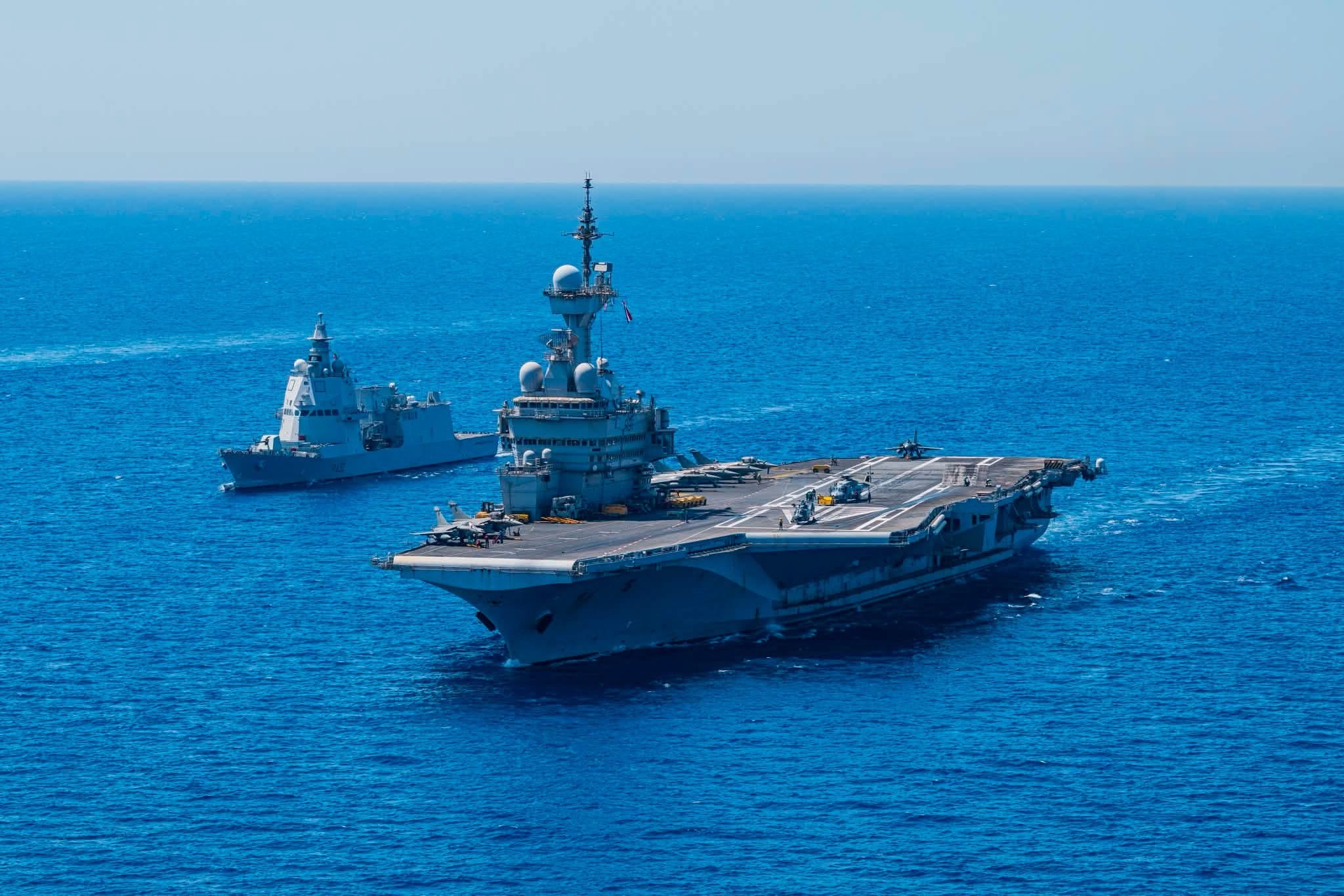 中外舰闻今日阵风在地中海巡弋的法国海军(Marine nationale)戴高乐