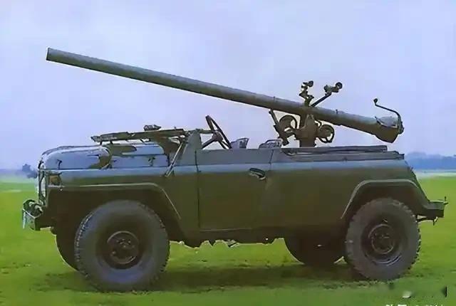 该炮1975年完成设计定型，1978年配套BJ212A轻型越野车的车载系统定型，