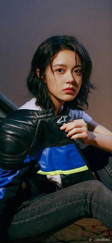 卢昱晓想认识赵今麦在娱乐圈这个大舞台上，明星之间的互动总是能引发粉丝们的无限遐想