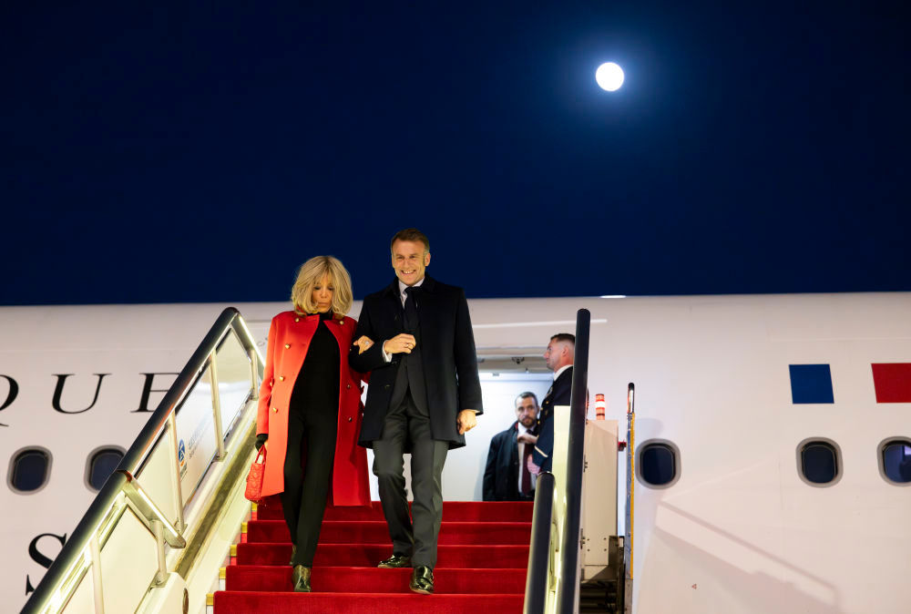 法国总统马克龙12月3日抵达北京，开始为期三天的对华国事访问。这是他第四次以总统