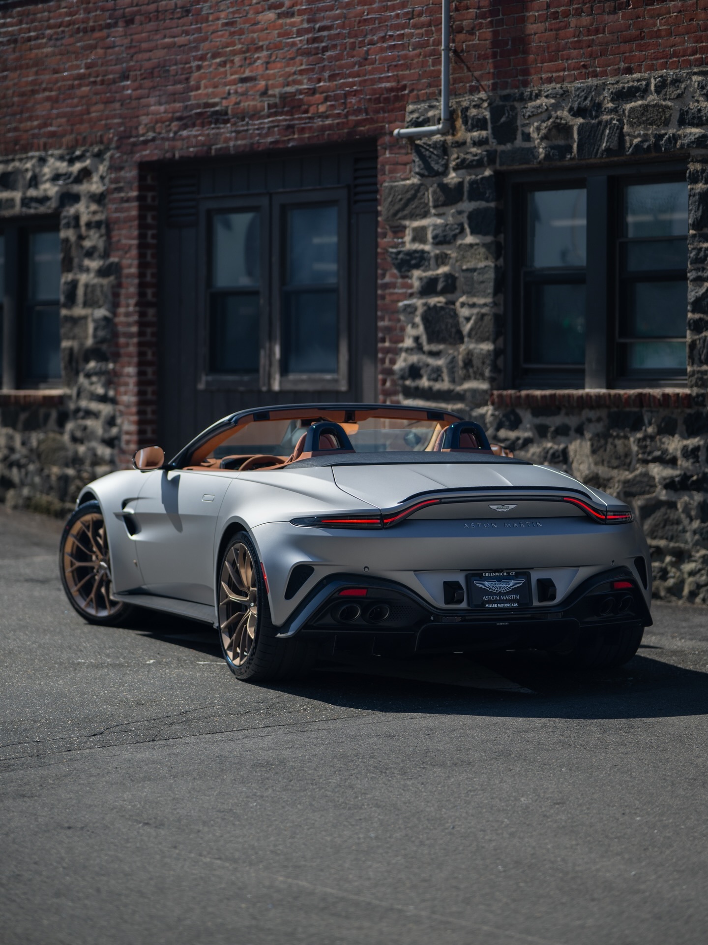 Aston Martin Vantage S Roadster阿斯顿马丁asto