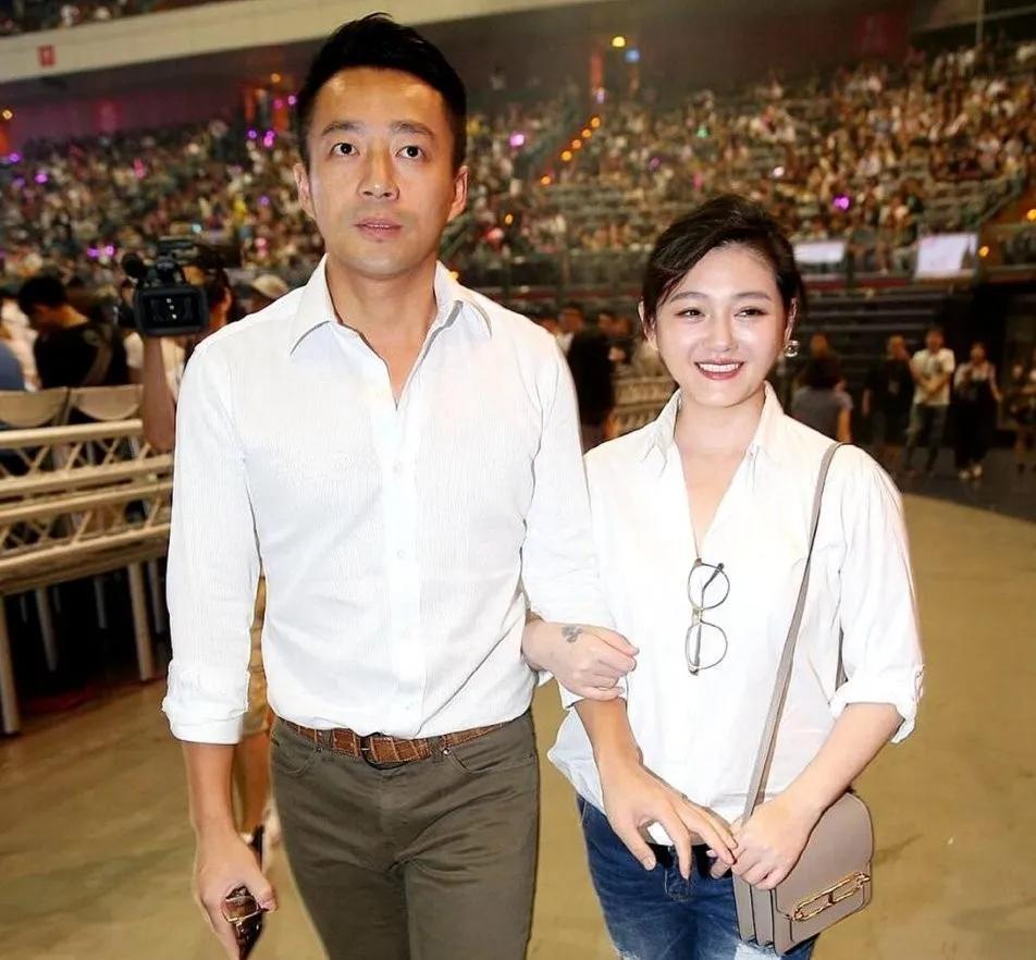 大S和汪小菲这点破事天天报道，不是占用公共资源吗？为什么就没有平台封杀他们呢？
