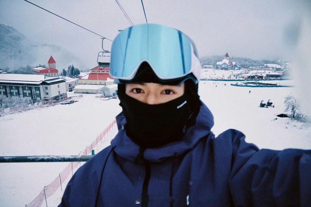 王星越 洛阳老君山一直在勾引我王星越旅行vlog鲜活感拉满，自带满格精力值出行，