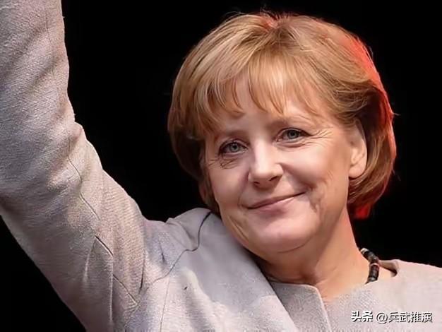 魏德尔质问默克尔：“毁掉德国的人，没有资格谈论德国的未来！

3月20日德国议会