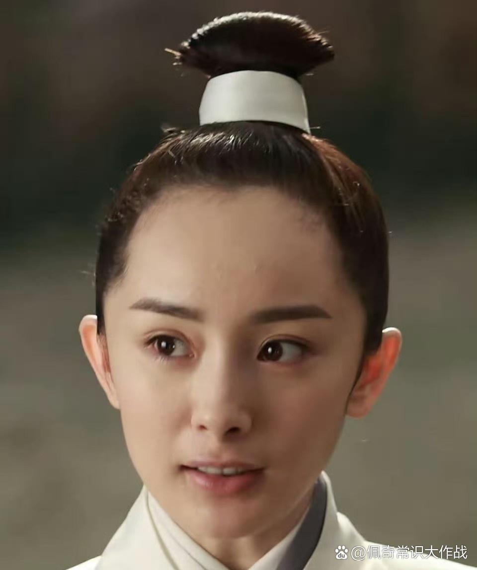 原来拍《三生》的时候，杨幂额头上还有痘痘。 