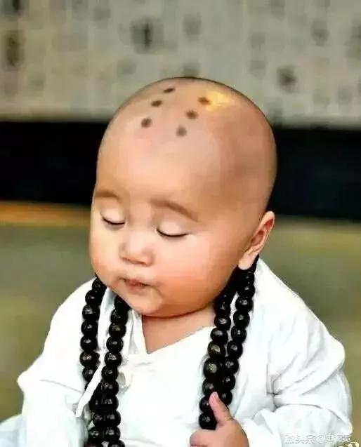 既然没选择站着死，那就只能选择跪着生。从伊朗的历史来看，这个国家向来处事灵活，不