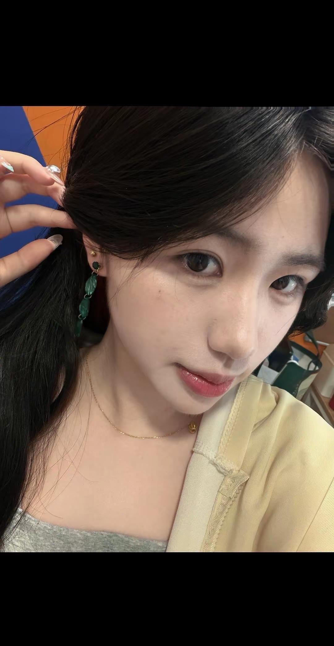 那么也请你给我一个机会，不要让我每天带着安慰入睡livephoto穿搭 古希腊掌