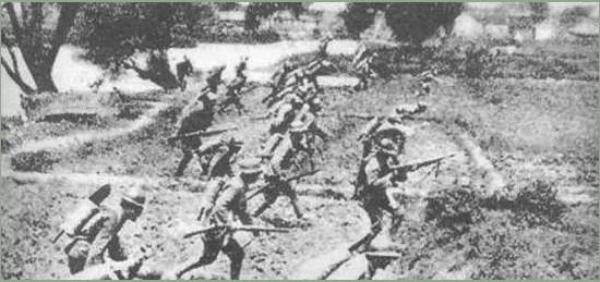 1949年四野一师深陷重围，老兵一句话道尽战场底气
 
1949年，四野一个师孤