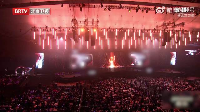 #短剧演员合唱如果我们不曾相遇# 2026美好奇妙夜超治愈舞台！一众短剧演员同台合唱金曲，褪去剧中人