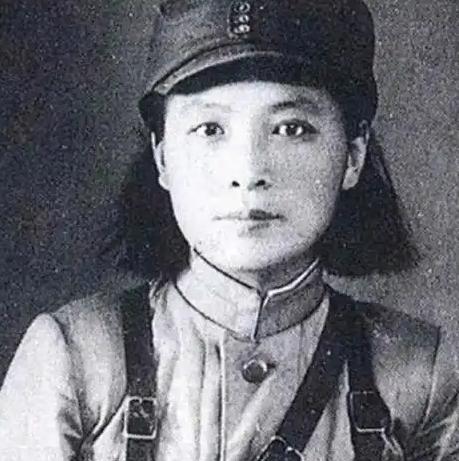 新中国成立后，党中央先后三次邀她出任党内重要职务，都被她婉言拒绝了，这个人就是王