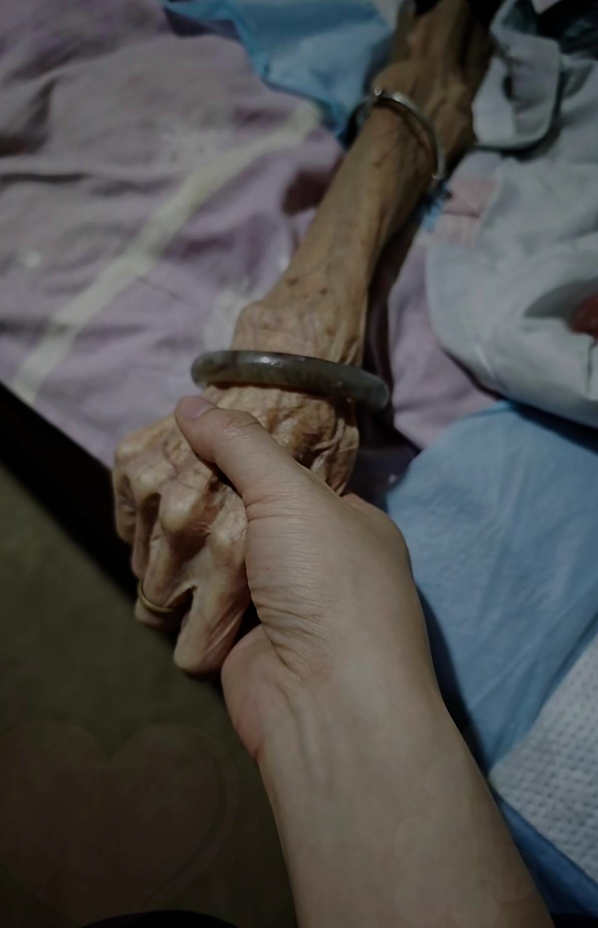 99岁老人一句“以后别给我做饭了”，竟是最后的告别，这样的善终才是真福气！
 