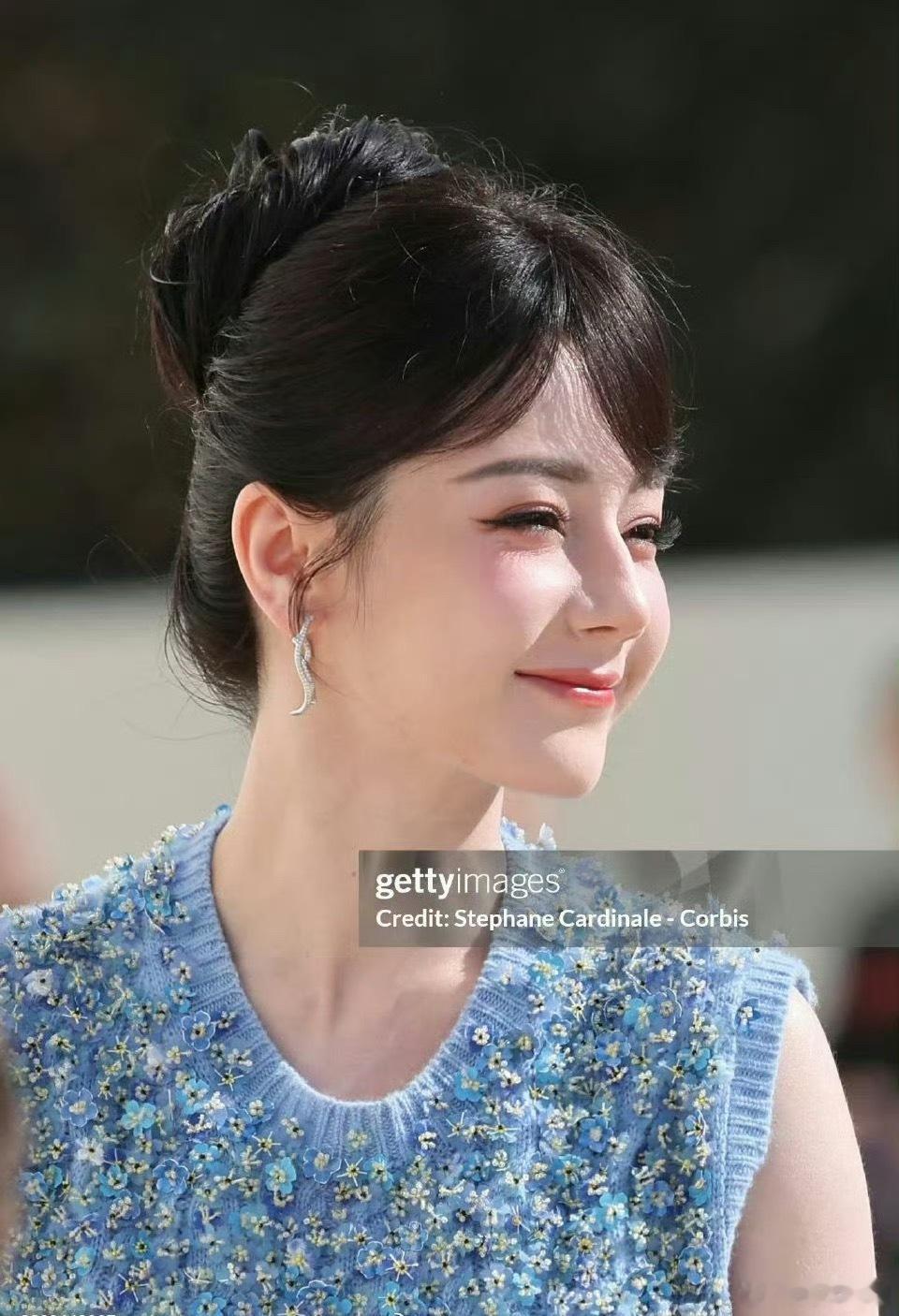 迪丽热巴粉粉嫩嫩真可爱～ ​​​