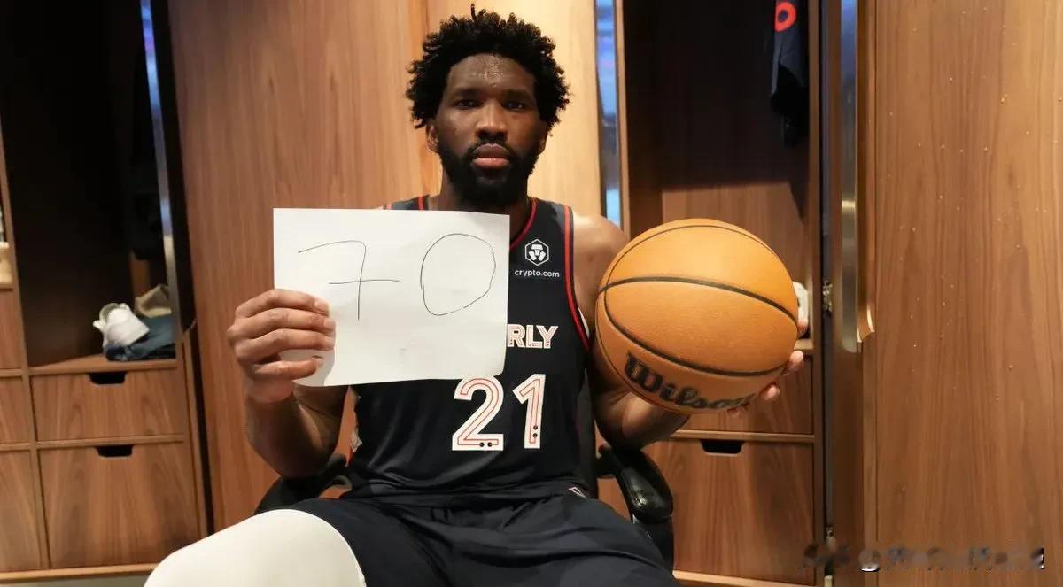 乔尔·恩比德在 2023-24 赛季：

35.3 (!) 场均得分 - 11.