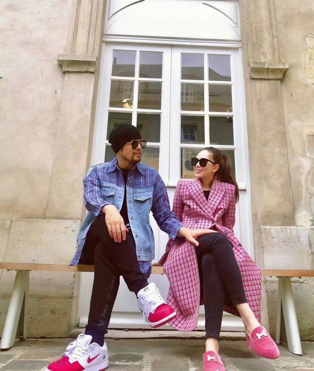 我想就这样牵着你的手不放开