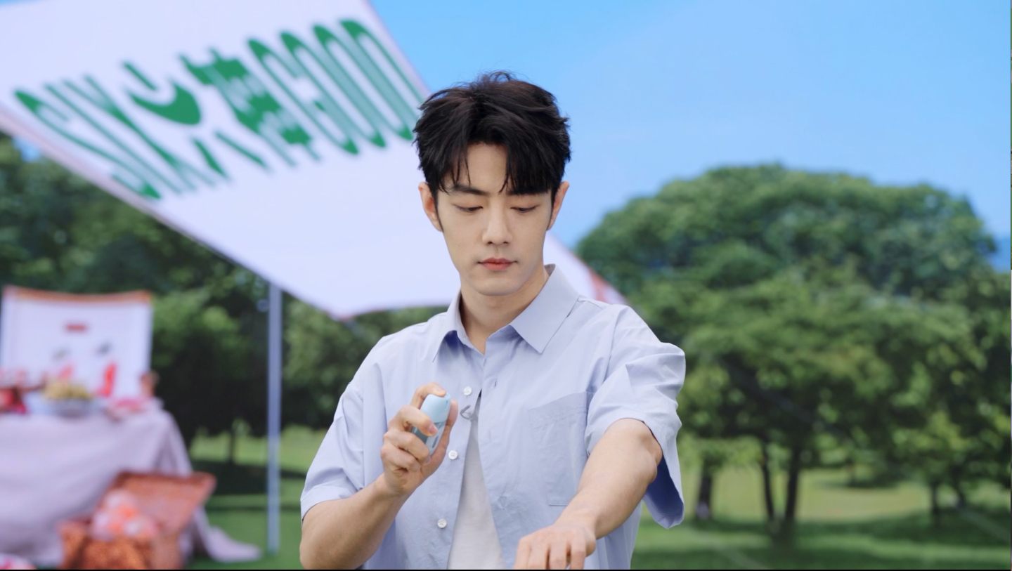 夏日必备神器来啦！ 迷你便携，随时清凉！一喷即爽，驱蚊止痒两不误~ 巴掌大小塞包