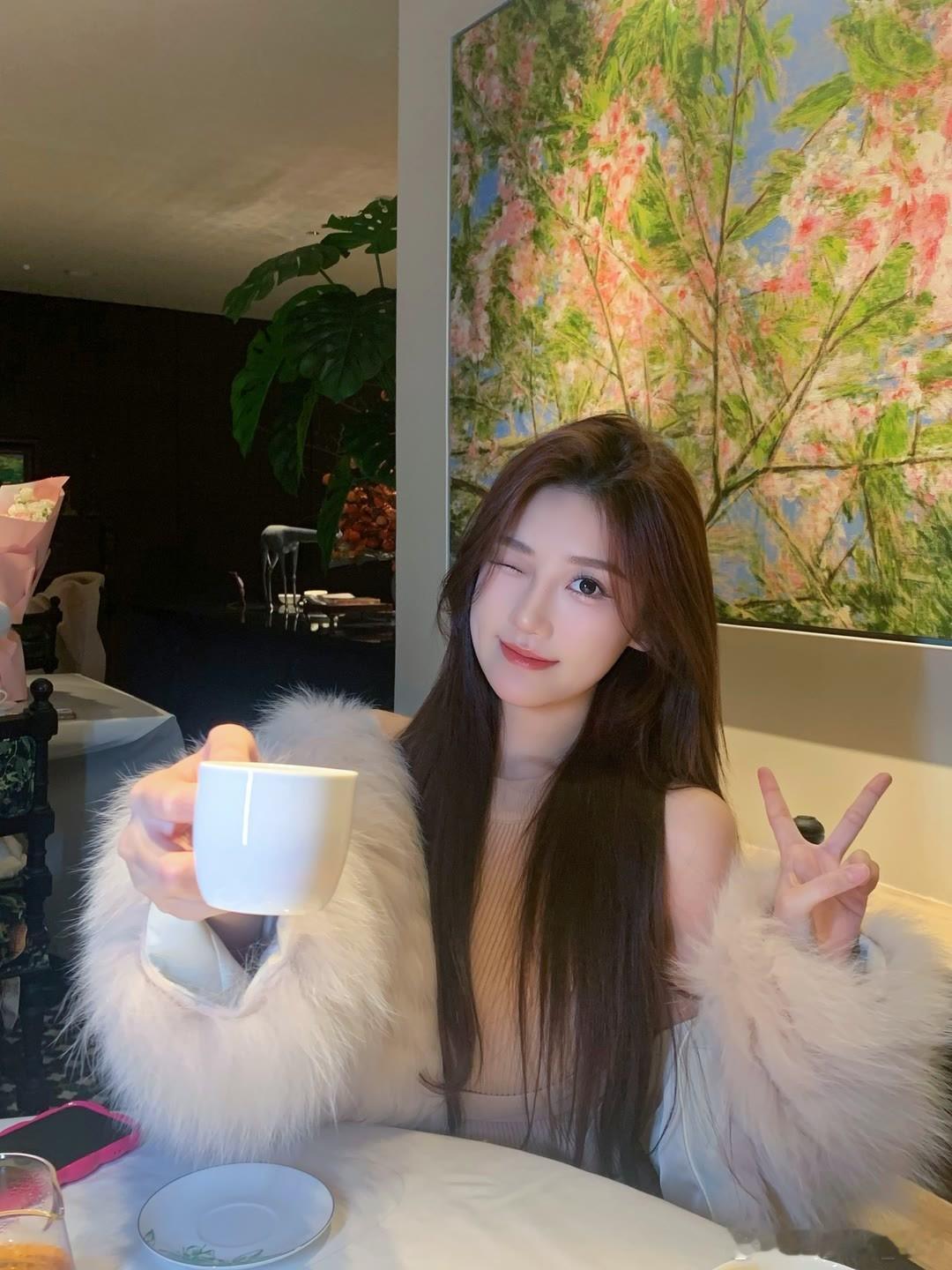 宅男女神[超话]   