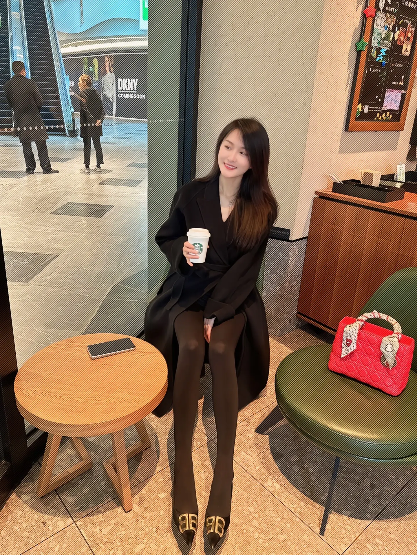 下次见面我就要穿厚黑了 骗你的我们不会再见了