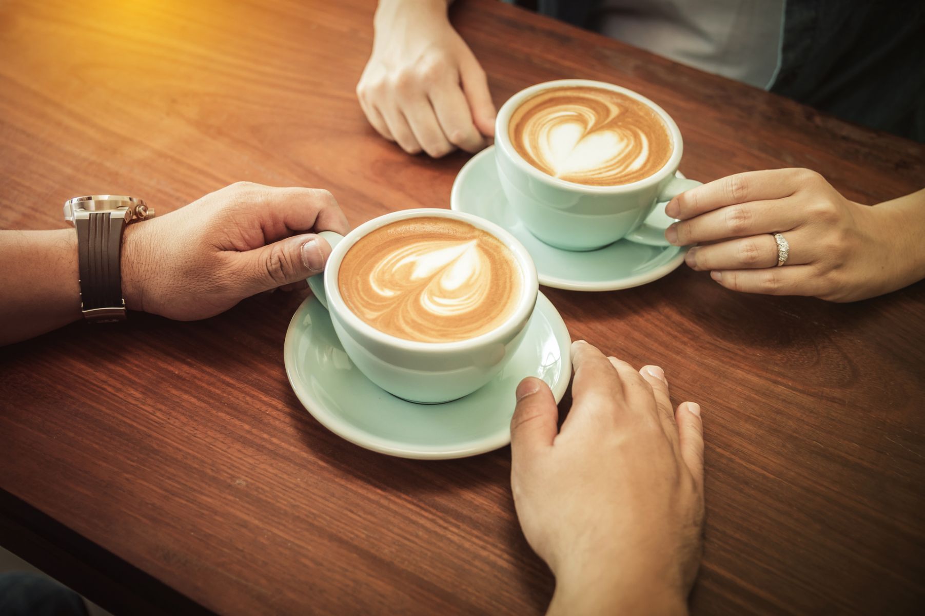 原来这就是咖啡专业名词的意思！烘焙：把咖啡豆炒熟深烘：全烤糊了中烘：五分熟浅烘：
