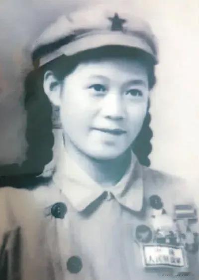 1952年10月，16岁的女护士王清珍，用时三天三夜整理好了黄继光的遗体。没想到