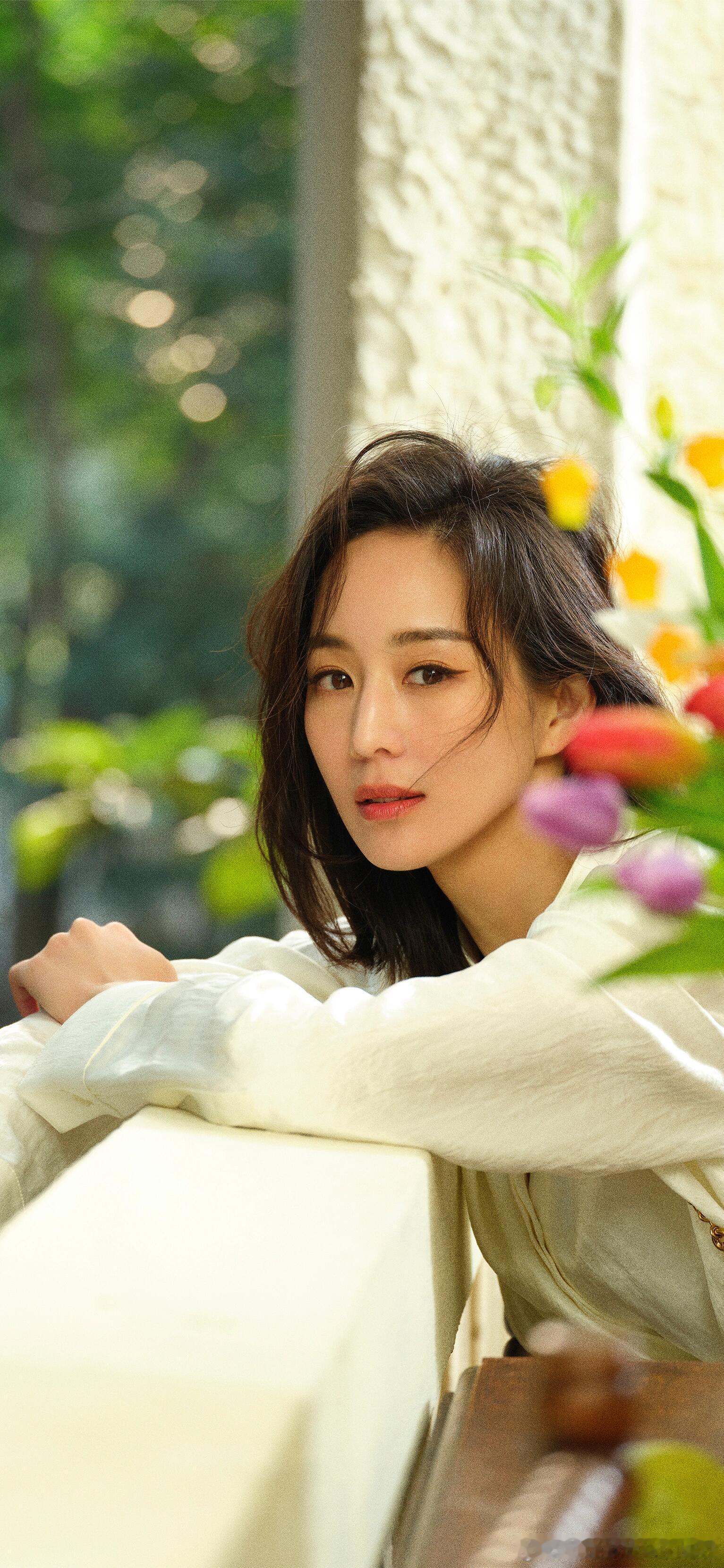 张钧甯走个楼梯都是女王姿态张钧甯走个楼梯都是女王姿态好家伙，别人拍照要各种姿势，