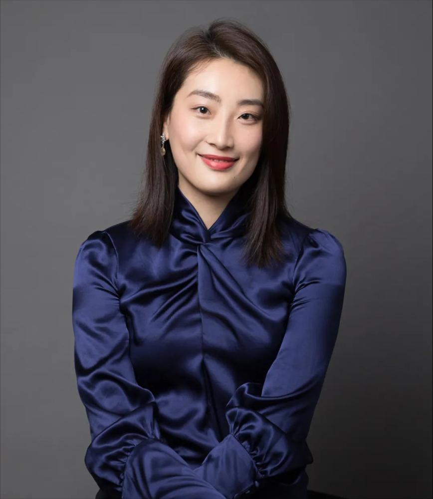 娃哈哈总裁，最有钱剩女，宗馥莉说，我会学着妥协，妥协也是一种成熟，起先爸爸以为我