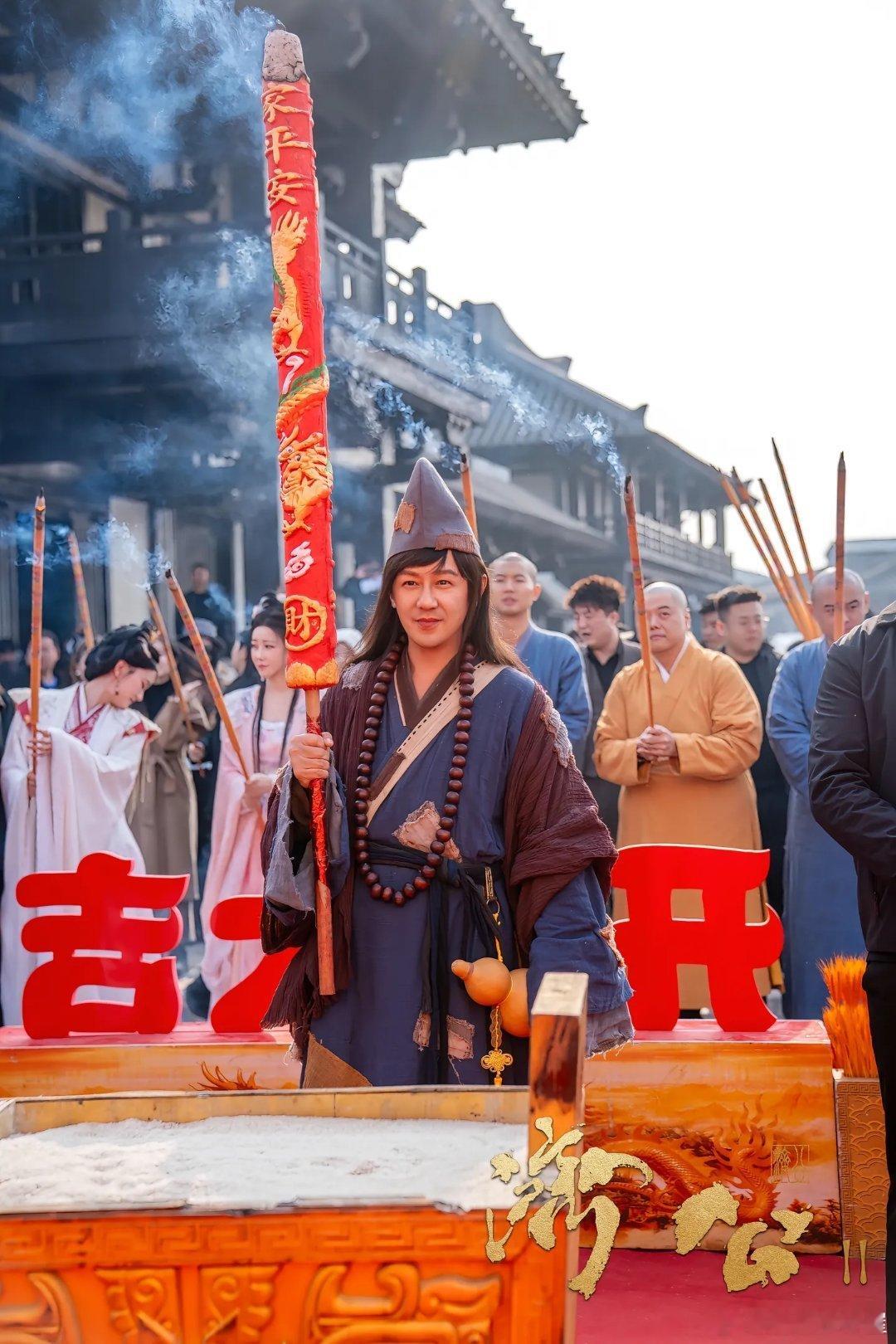 wk谁青回了，有生之年能看到《活佛济公2》开拍小时候他们长这样，现在还长这样，这