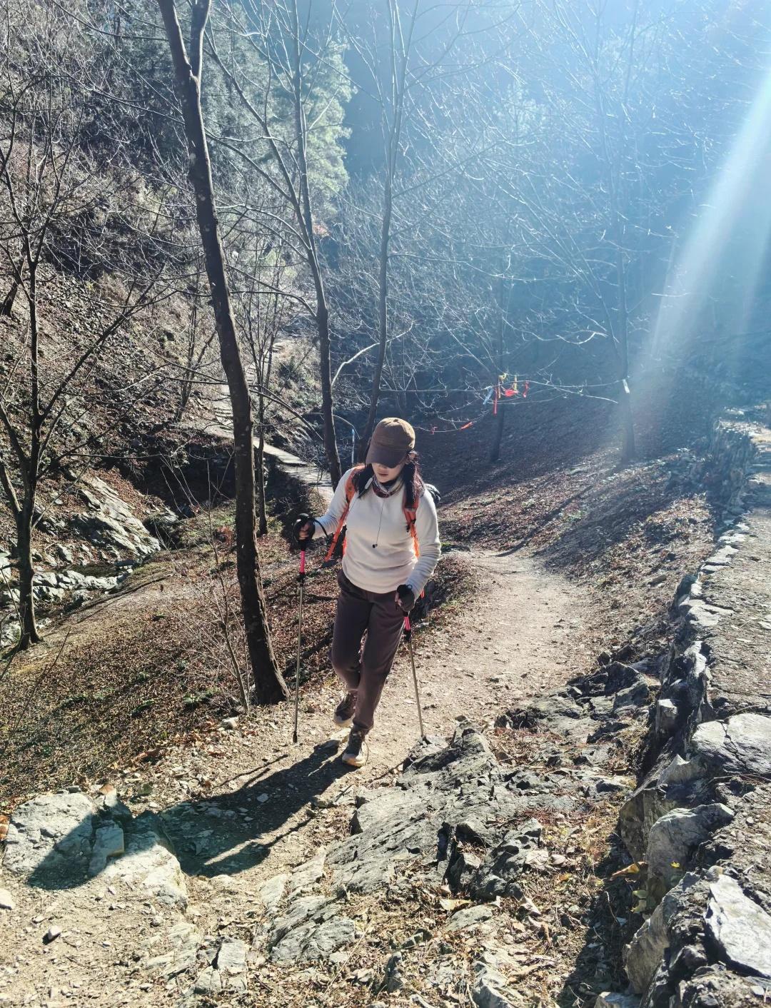 周末一个人走徽杭古道
都说这条路没什么特别的景色，但我自己还是蛮喜欢走的。
一是