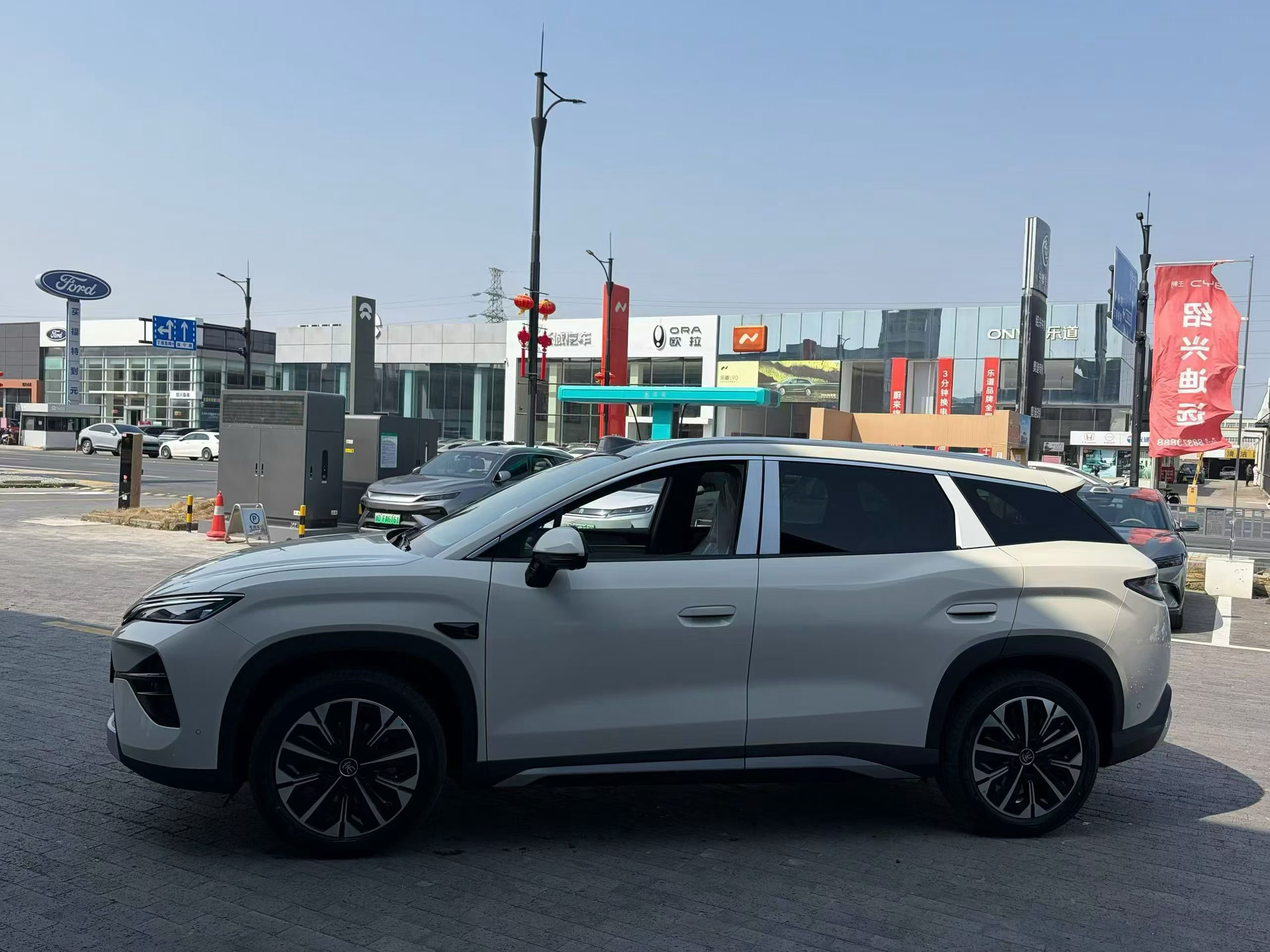 这几天宋Ultra EV和腾势Z9gt实车都将逐渐到店，下周结束看看销量效果如何