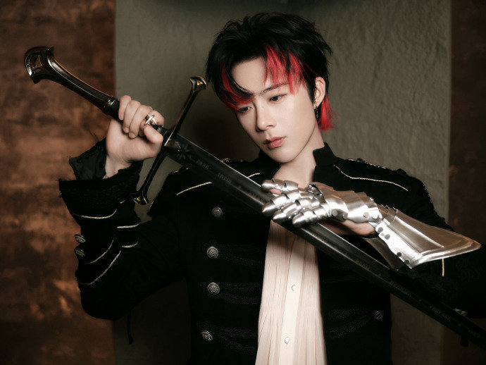 刘宇宁手甲刘宇宁骑士手甲 刘宇宁骑士手甲 