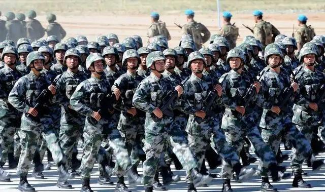 现在很多西方国家，包括美国，都在关注一个问题，中国人民解放军到底有多强，战斗力怎