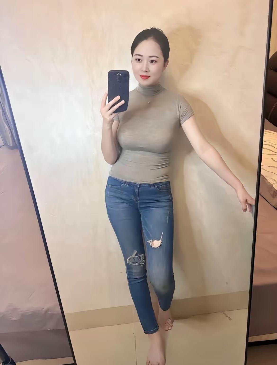 一位42岁的大龄剩女说：我这么大年龄了，没有结过婚，没有生过孩子，没有当过妈妈，