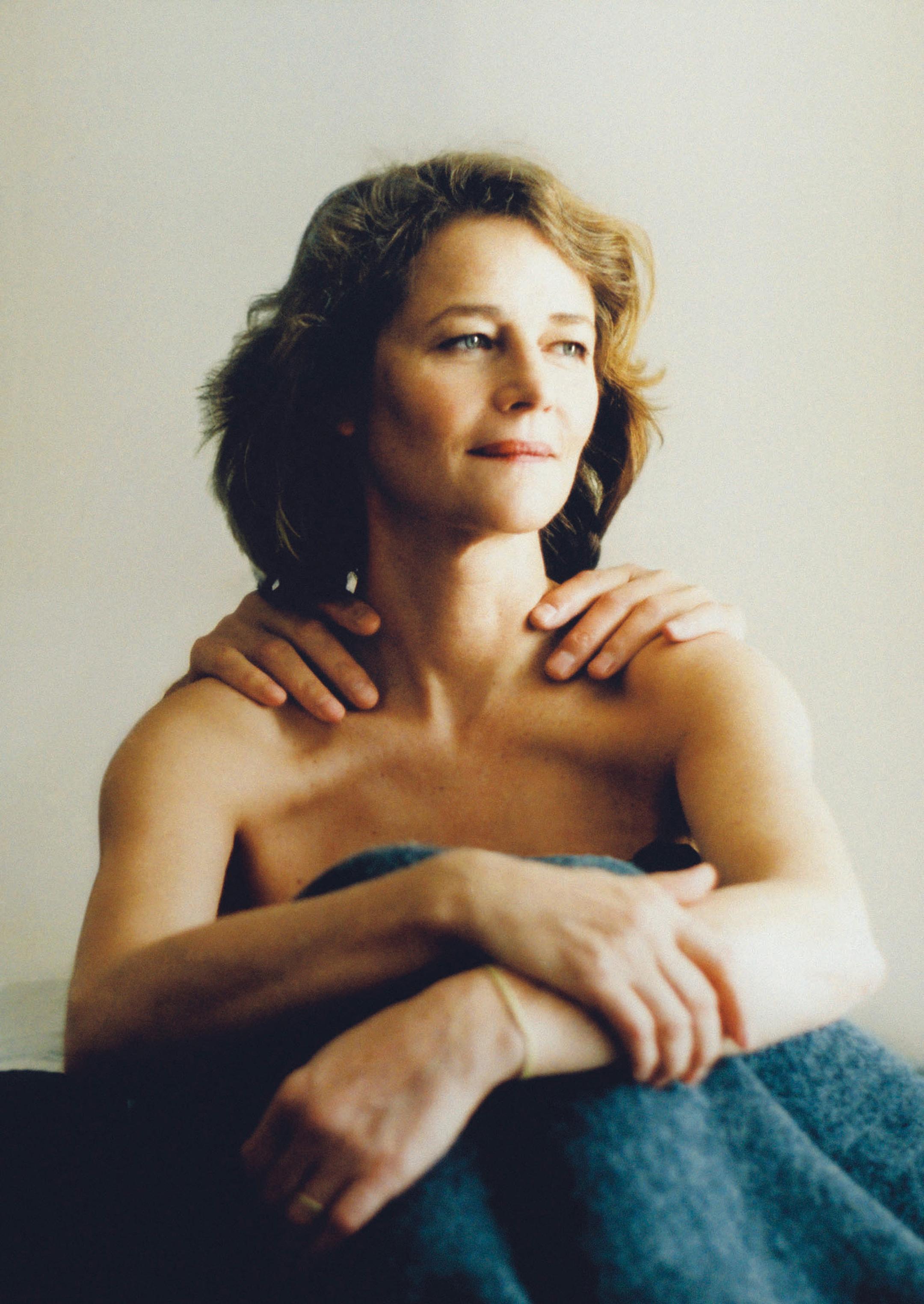 夏洛特·兰普林 出演电影代表作中的剧照选按上映时间排序，图1~12分别为：《粉身