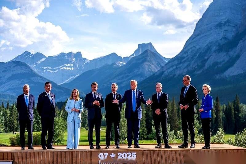 G7峰会，今年法国当东道主。
但开会日期，法国总统马克龙亲自拍板，改了。就为了迁