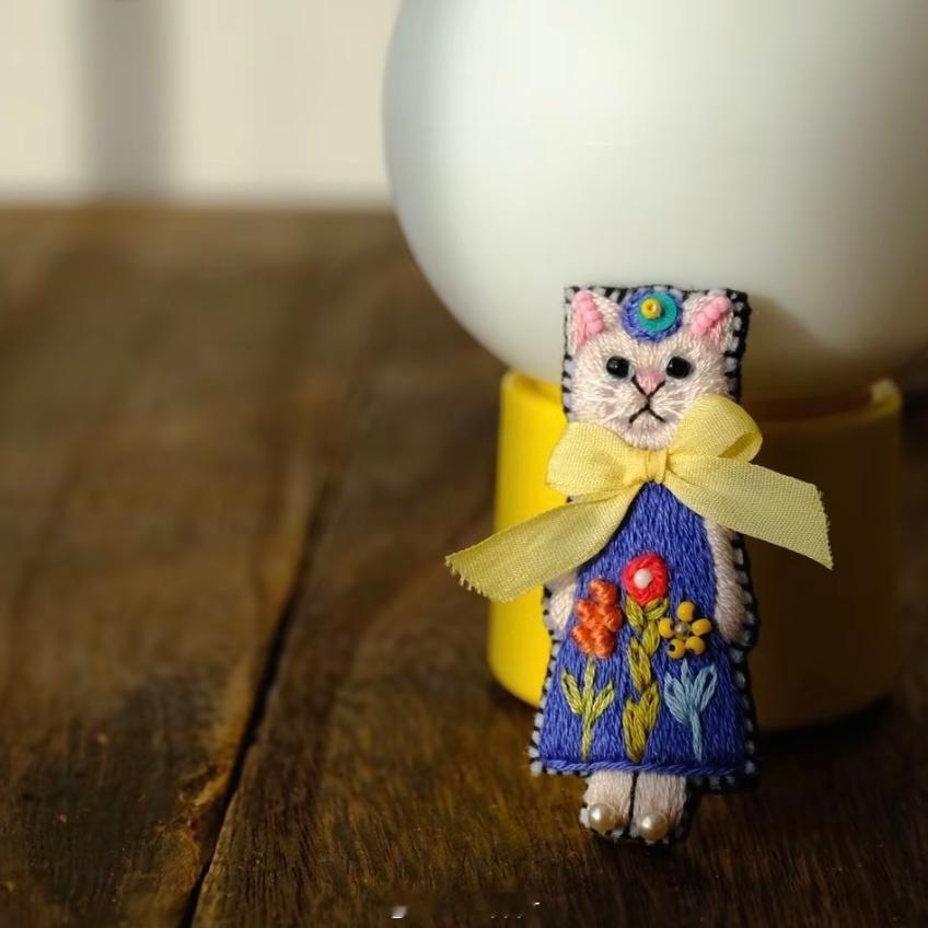 许愿金漂亮1.0 猫咪兔子发夹，一猫一兔相伴，把软乎乎的温柔别进发丝。世间细碎美