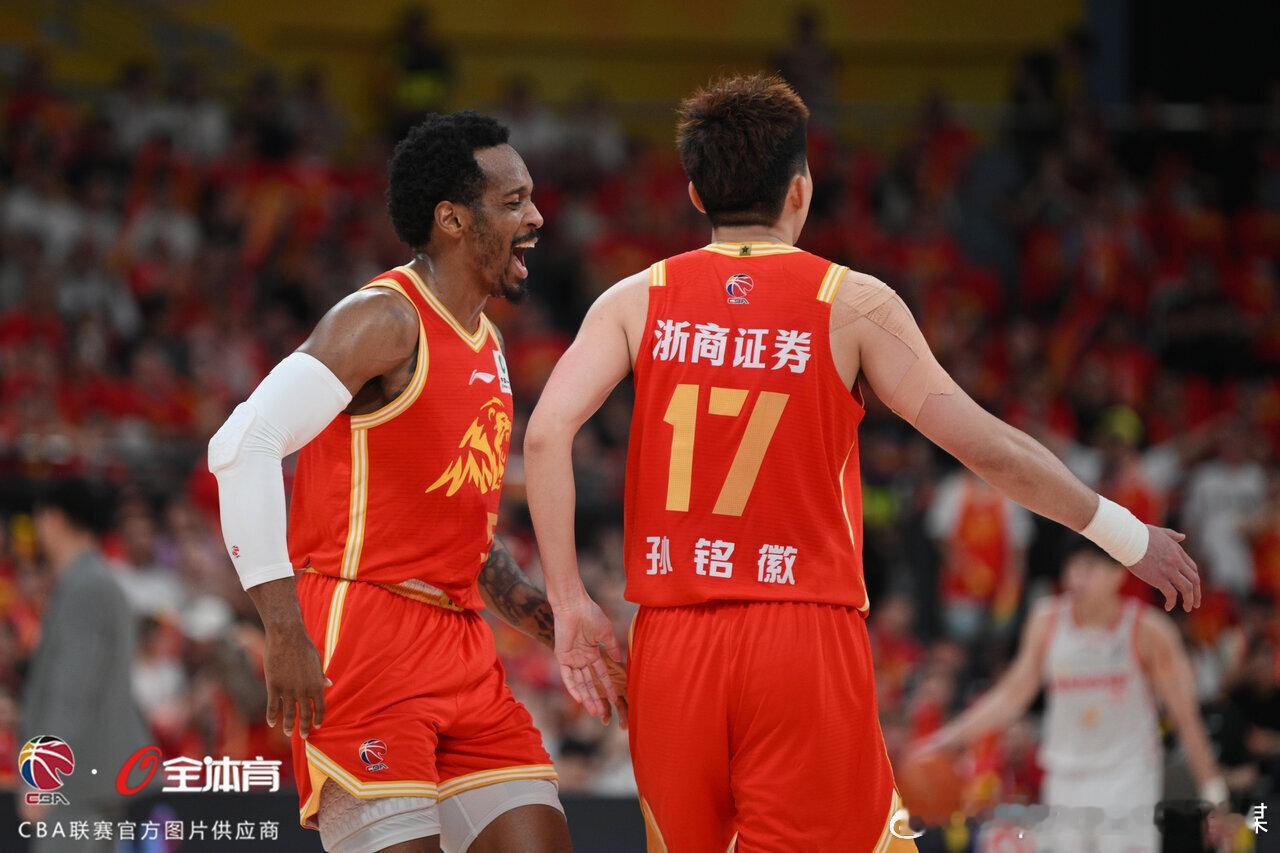 浙江浙商证券击败深圳马可波罗，系列赛大比分2-0领先，拿到晋级点，距离重返总决赛