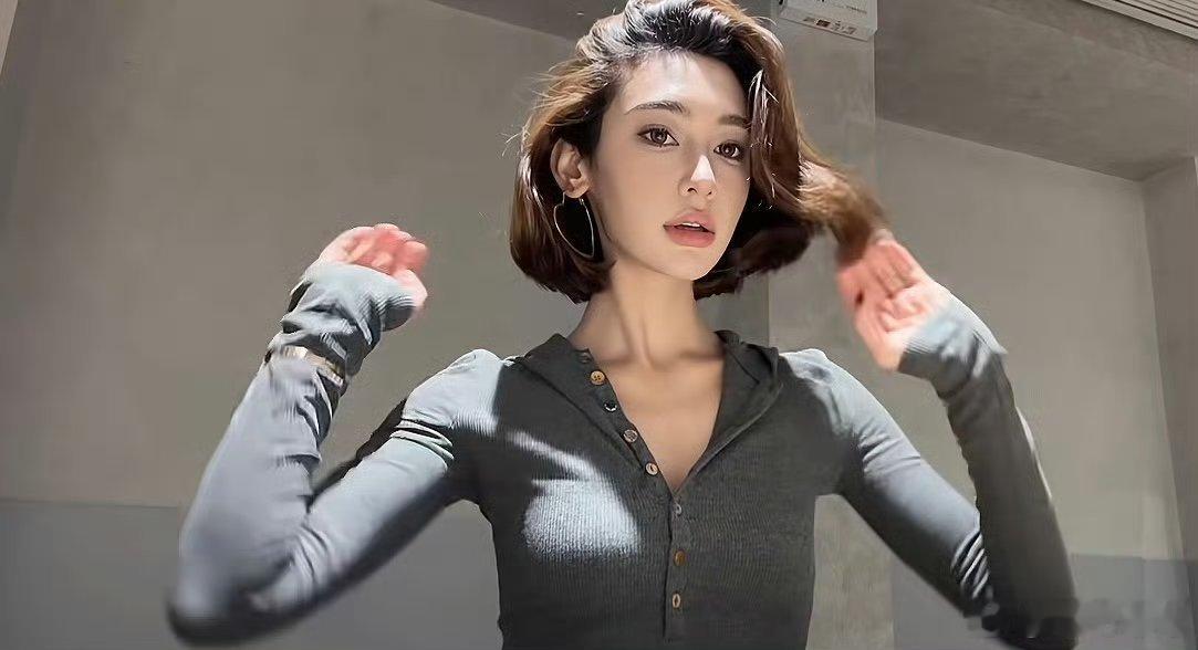 马思唯女友撞脸angelababy马思唯女友被网友说撞脸angelababy，尤