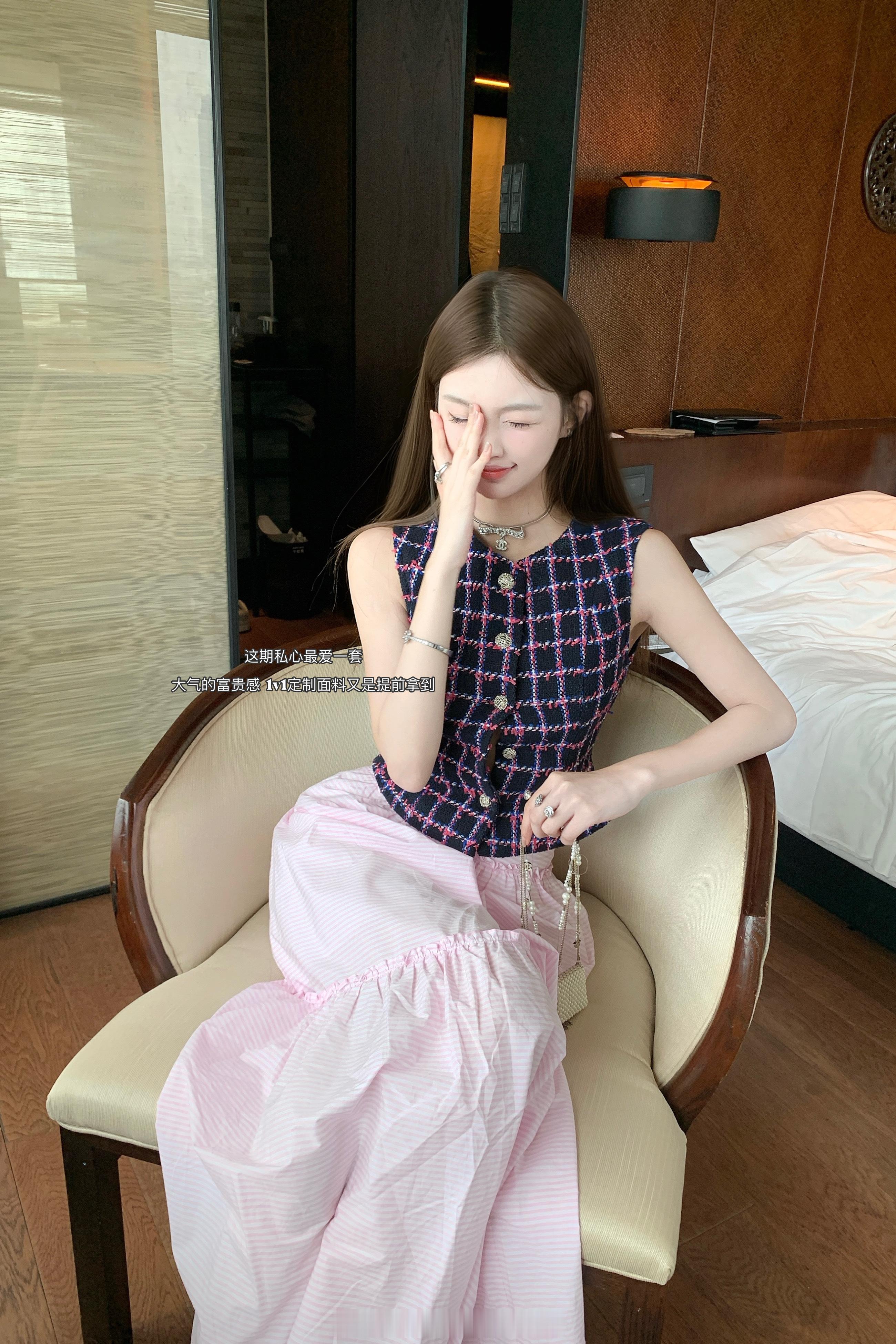 这季最爱的粉裙裙搭任意小香上衣都很有氛围感粉紫配色 灵动贵气有木有喜欢这套滴 滑