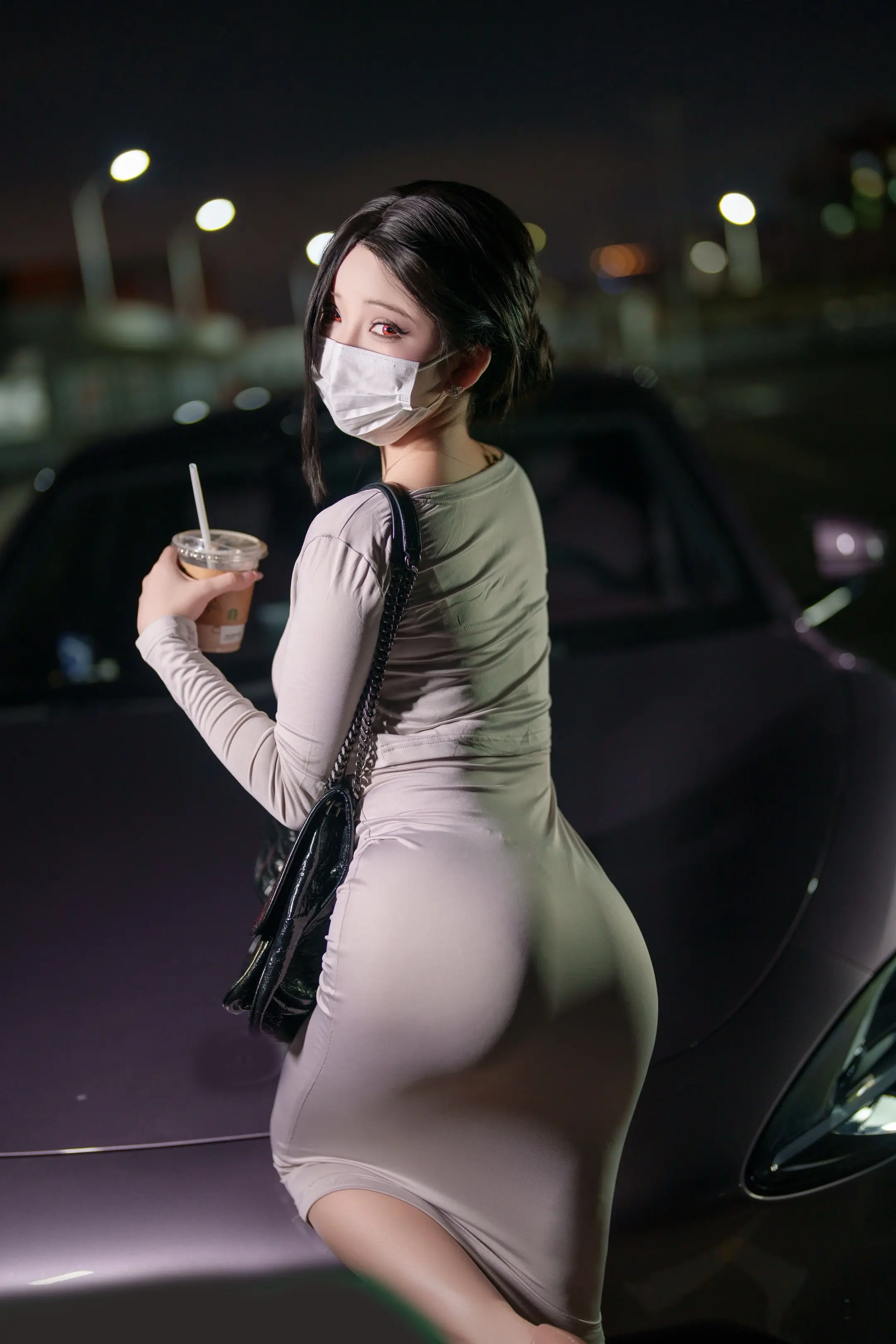 明天谁去海边玩，车我出，油我加，吃住我出，我看谁脸皮那么厚