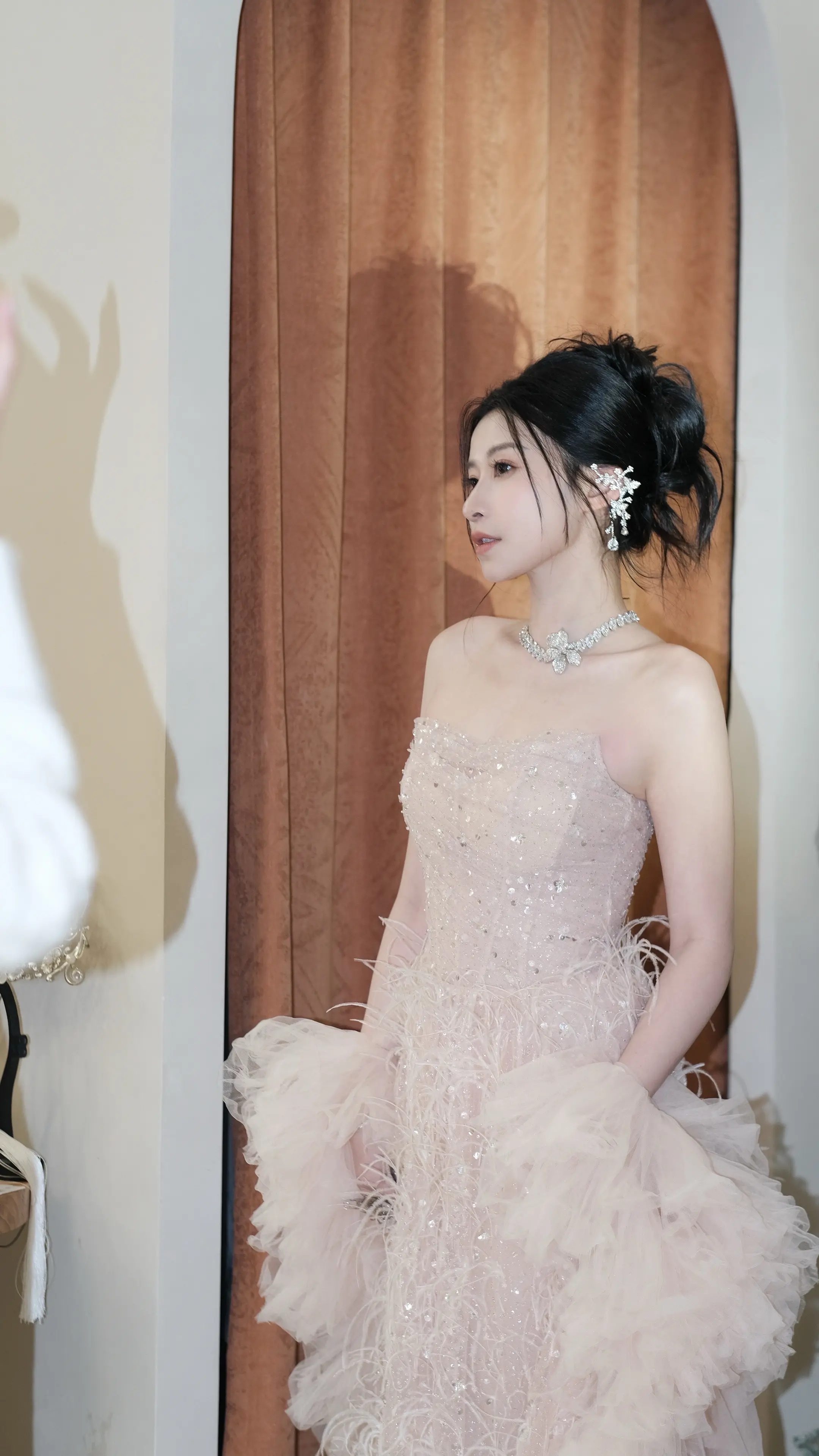 怎么会不期待呢 属于你的那一天  妆造： 摄影