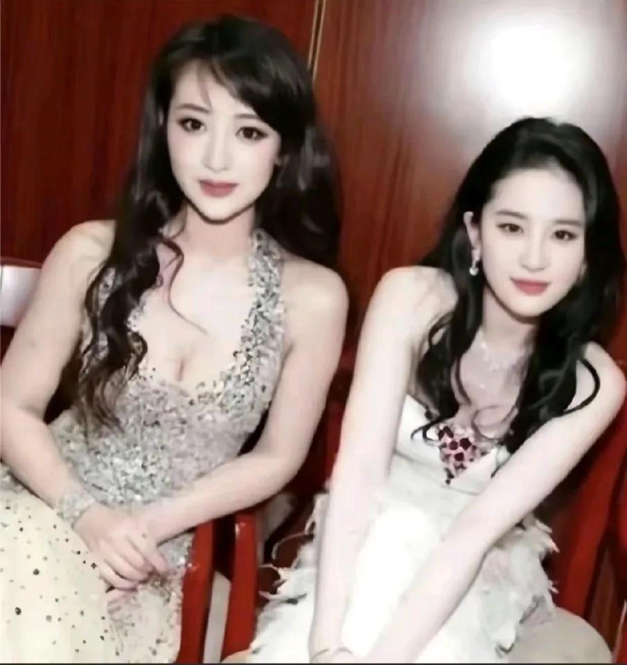 那些年，女星各自发光，又相映成辉的照片
陈紫函：你长得真美
刘亦菲：你今天也不差